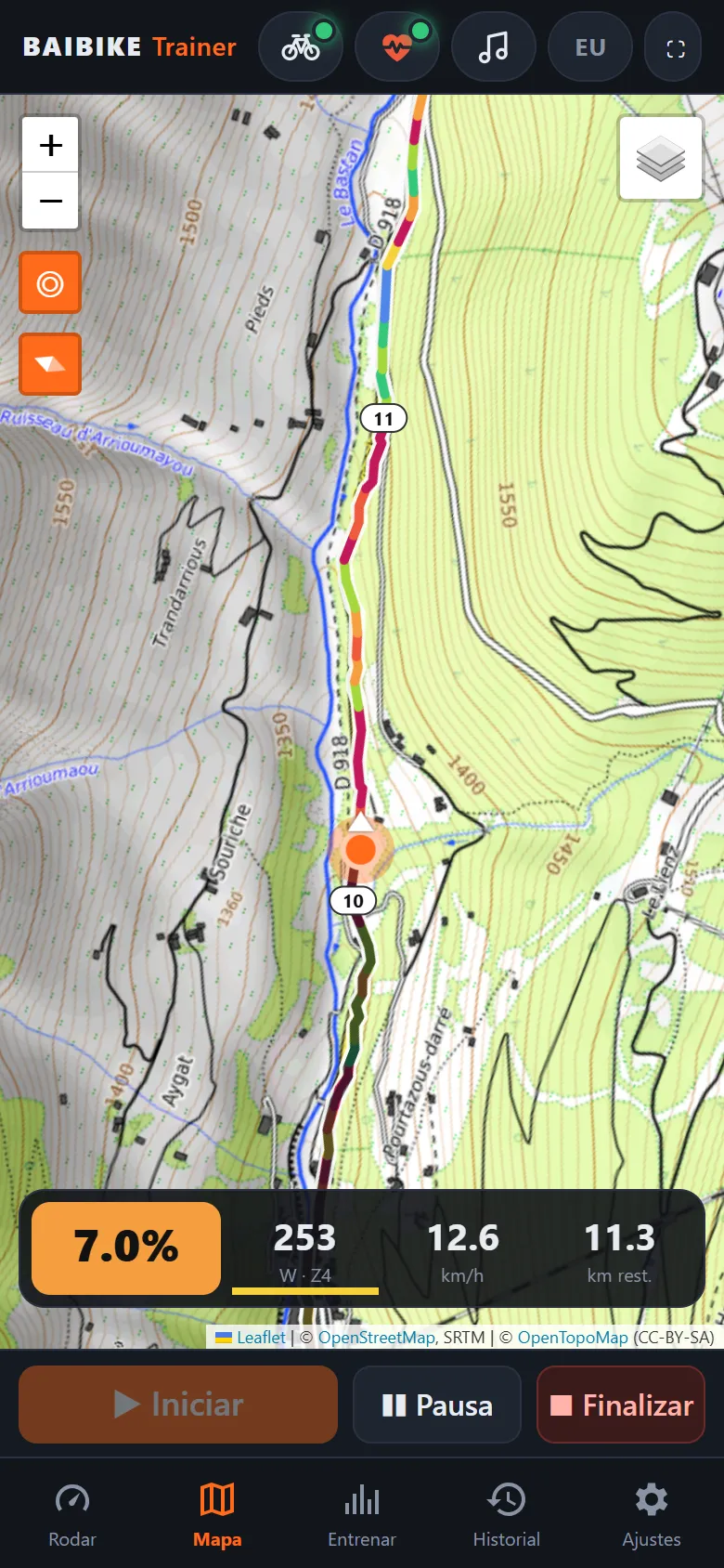 Mapa topográfico siguiendo al ciclista con el trazado coloreado por pendiente